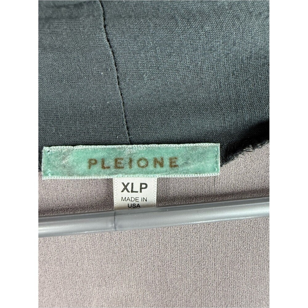 Pleione cardigan flowers Black Open Front Cardigan with Floral Back Panel - Picture 7 of 9